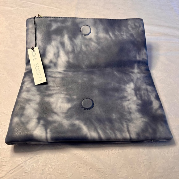 New with Tags Sole Society Gray/White Tie-Dyed Clutch - Picture 3 of 11